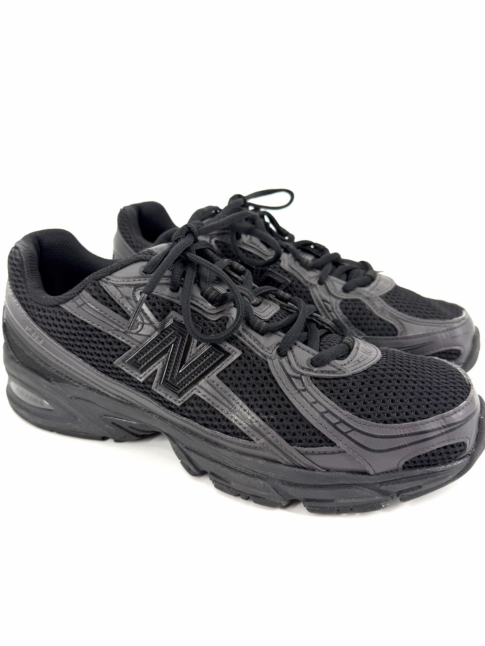 New Balance Men’s 740 Triple Black Sneakers Sz 9
